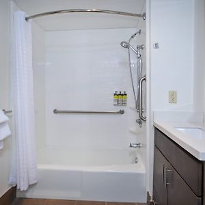 One-Bedroom Queen Room Mobility Accessible Tub